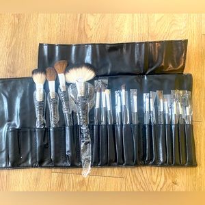 Makeup broches set NEW